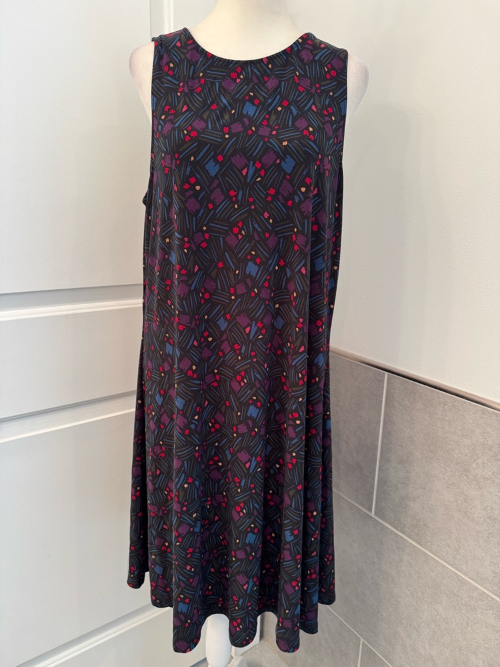 Anne Klein Sleeveless Trapeze Shift Dress Abstract Paint Stroke Print